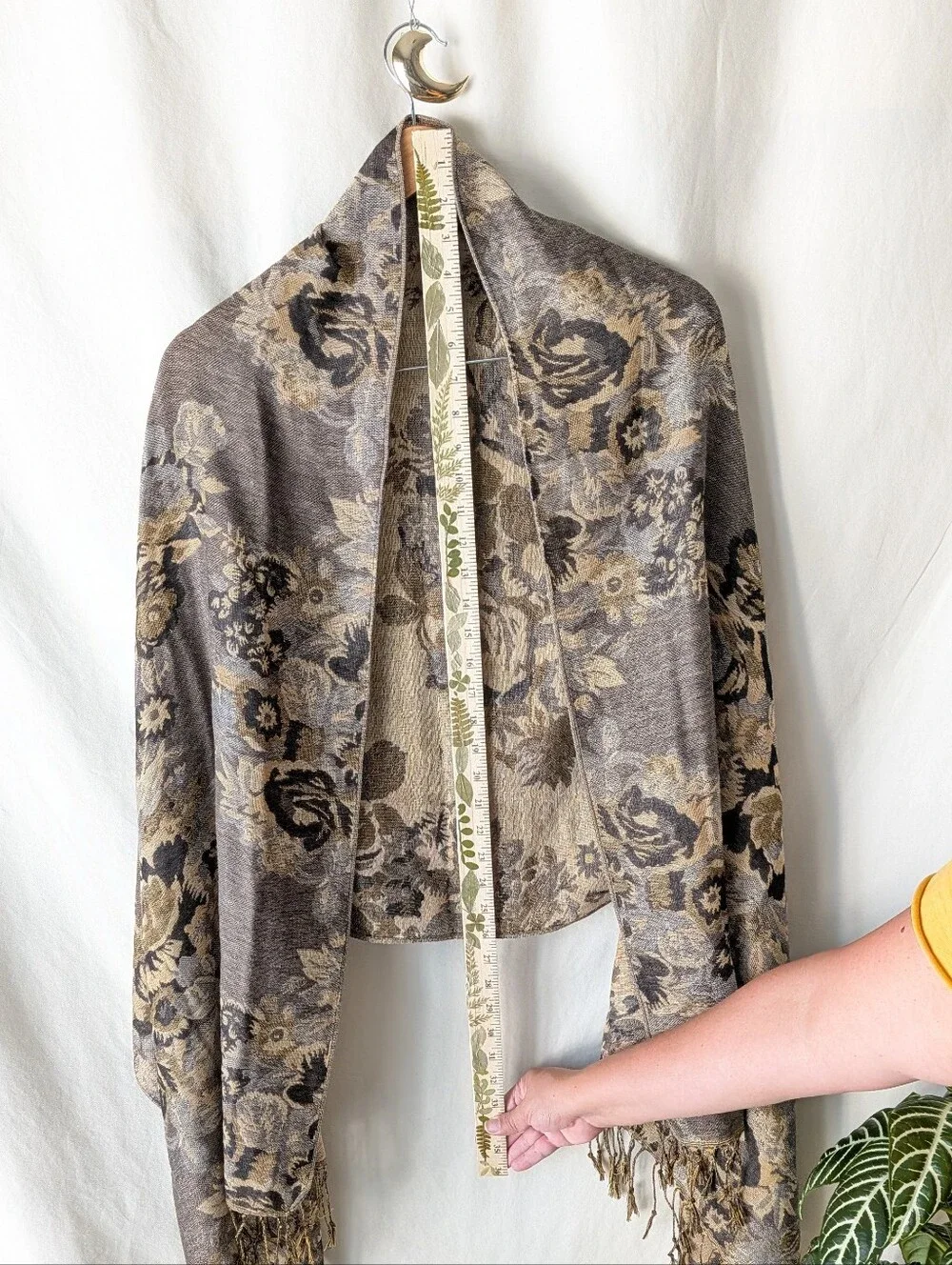Floral Jacquard Fringe Wrap Scarf in Taupe and Black